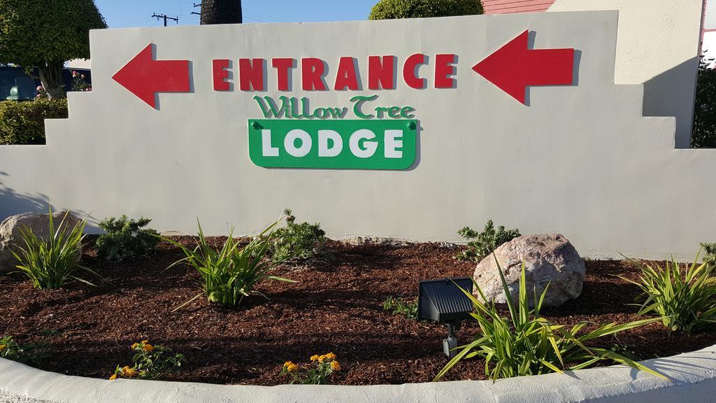 Willow Tree Lodge Fullerton Exterior photo