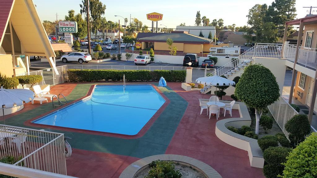Willow Tree Lodge Fullerton Exterior photo