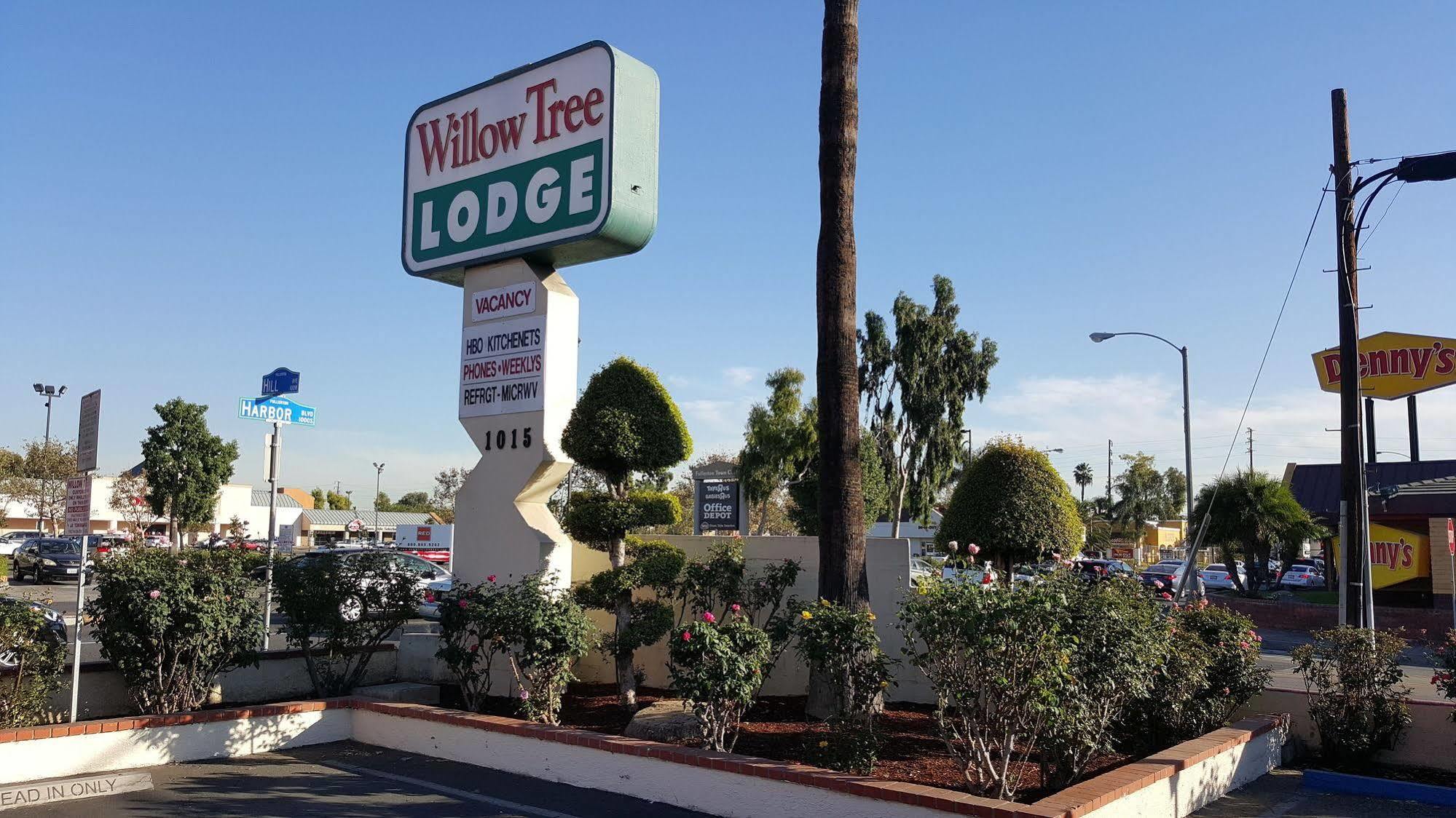 Willow Tree Lodge Fullerton Exterior photo