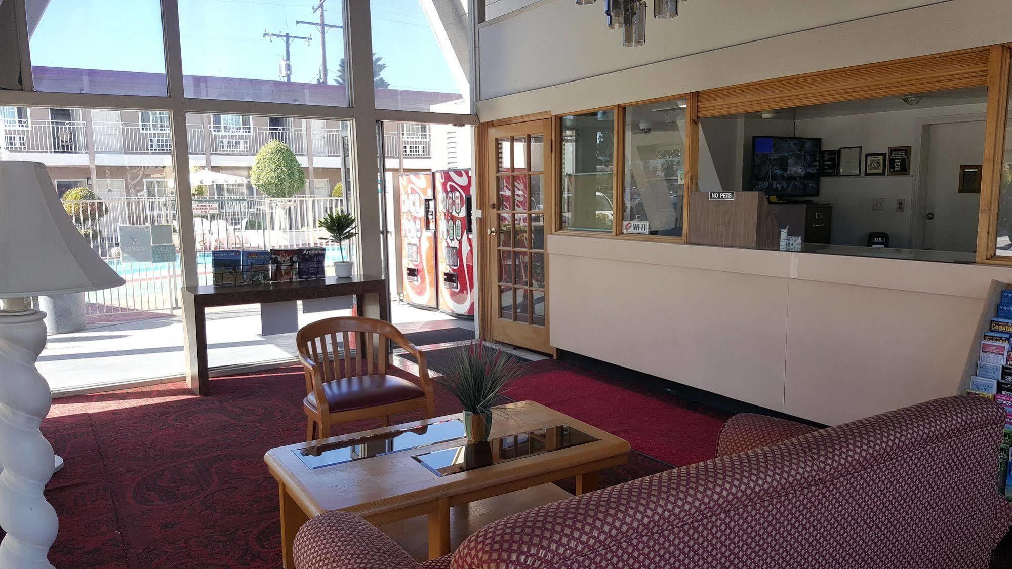 Willow Tree Lodge Fullerton Exterior photo