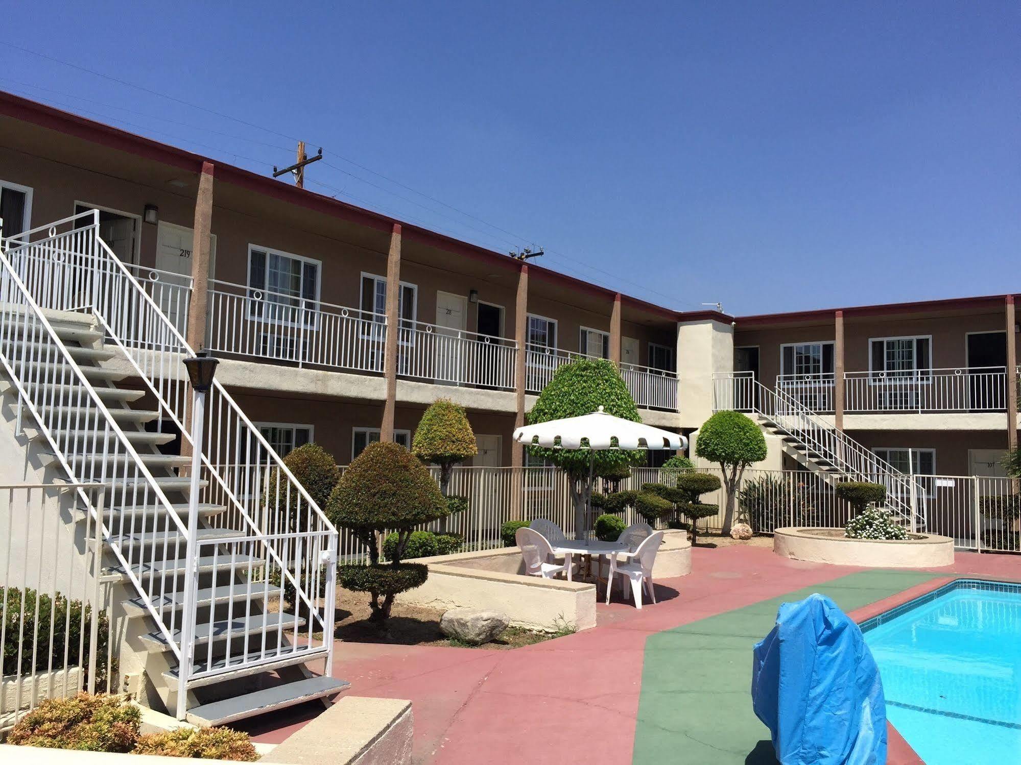 Willow Tree Lodge Fullerton Exterior photo